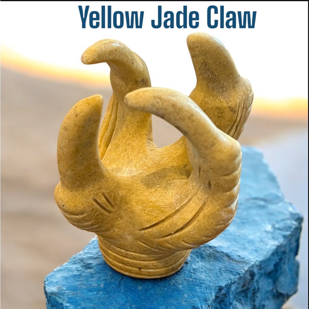 Yellow Jade Claw Gemstone Crystal Carving NWOT ( DOES NOT INCLUDE THE SPHERE)